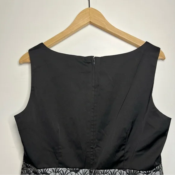 H&M Black Dress with Silver Pattern - Picture 10 of 16